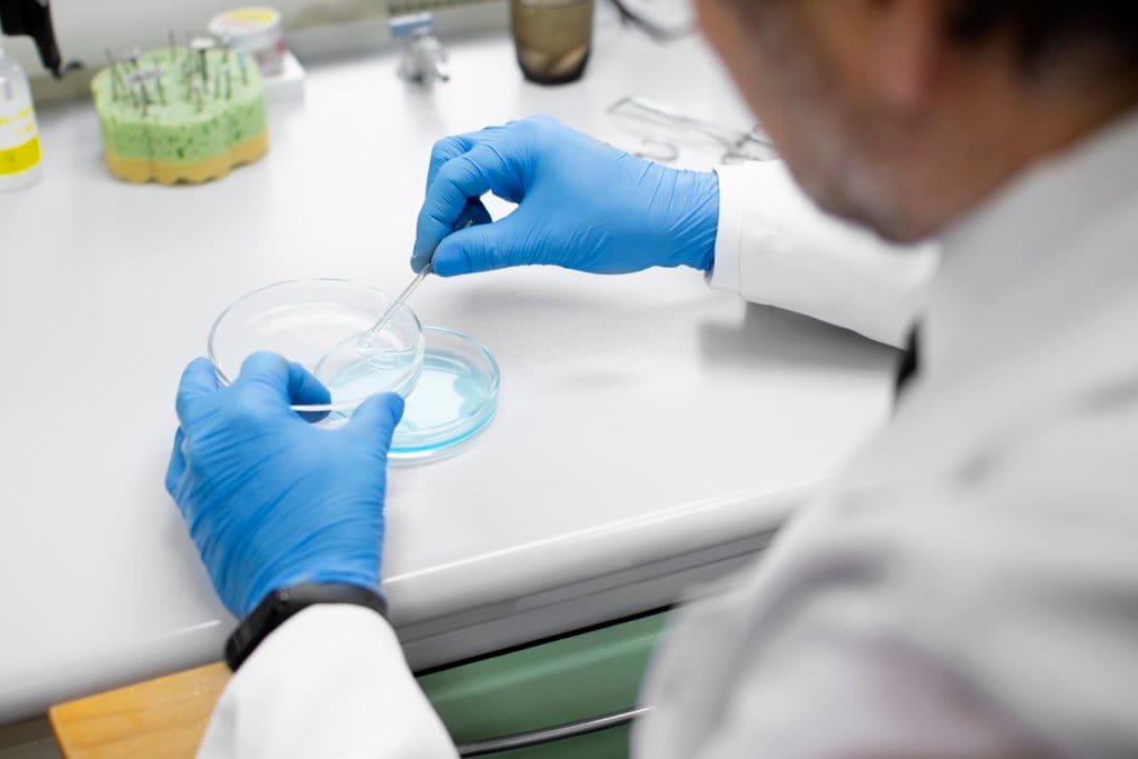 Costarricenses lideran investigación sobre tratamiento personalizado para cáncer de pulmón en etapas tempranas