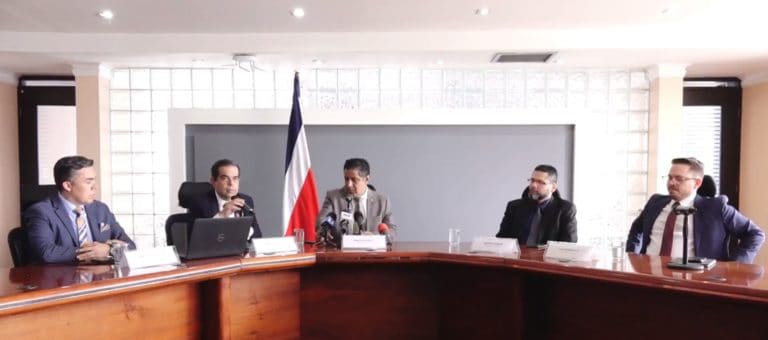 Hacienda atrasa inicio de nuevo sistema de tributación al 6 de octubre
