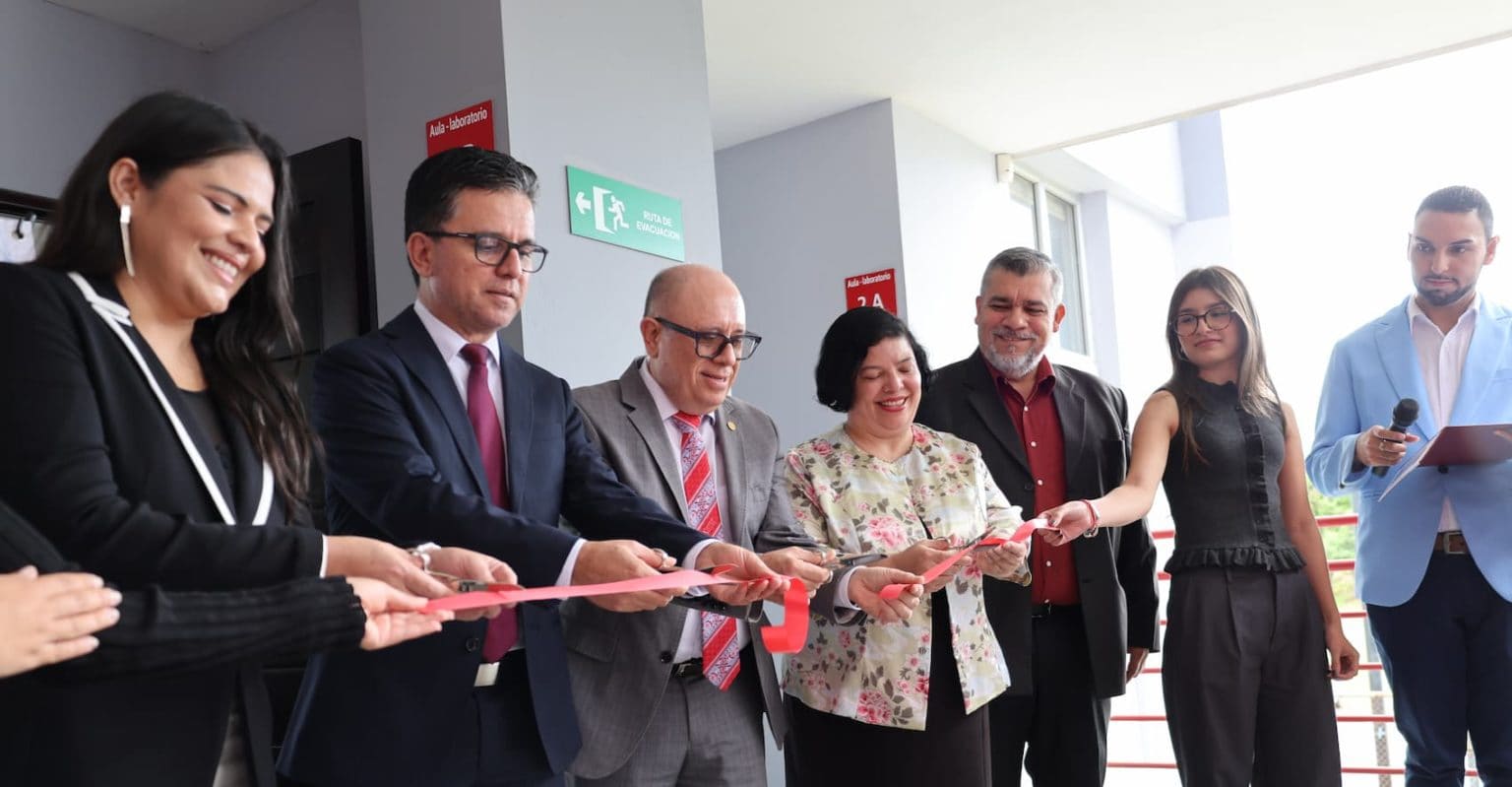 Imagen principal del artículo: UNA brindará capacitaciones gratuitas a Pymes del nuevo sistema tributario Tribu-CR