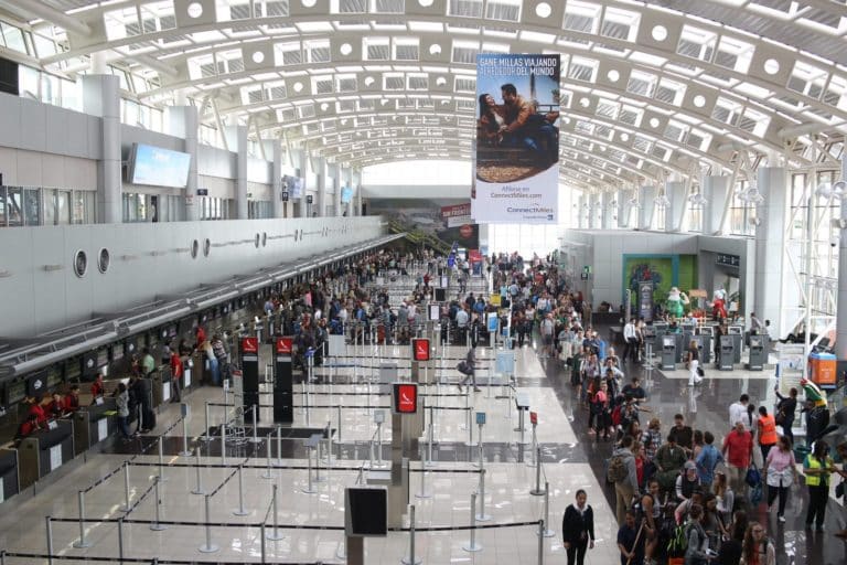 Entrada de turistas al país cayó 2,81% en el primer semestre del año