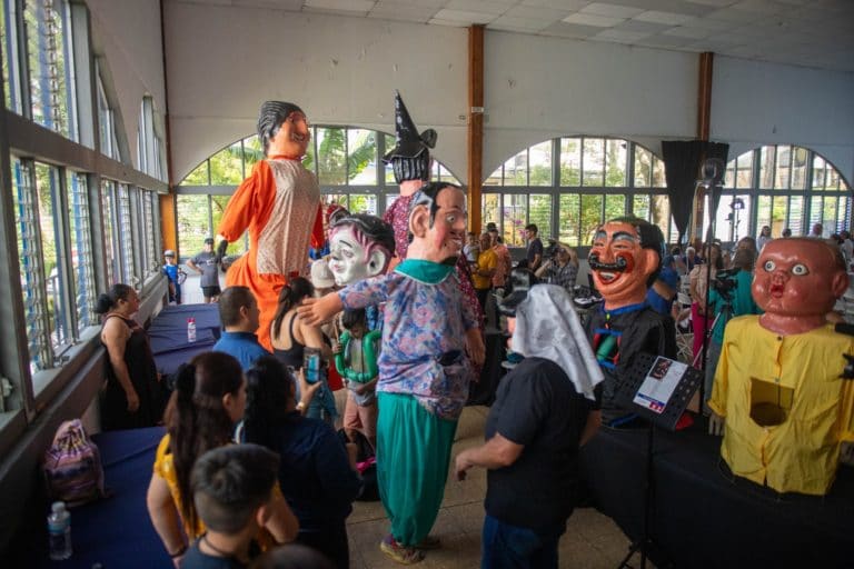 Gira de talleres de máscaras promueve el arte escénico y la expresión corporal en San José