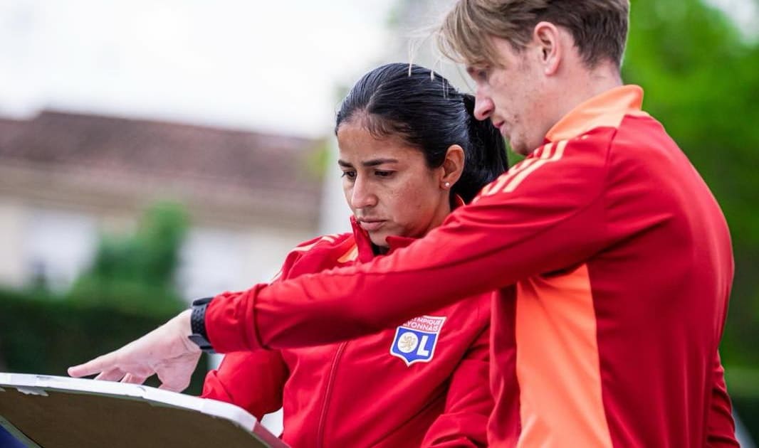 Imagen principal del artículo: Shirley Cruz inicia una nueva etapa como asistente técnica en Toluca Femenil