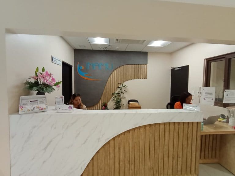 Atención 24/7: Inamu aclara funcionamiento de su línea de emergencias