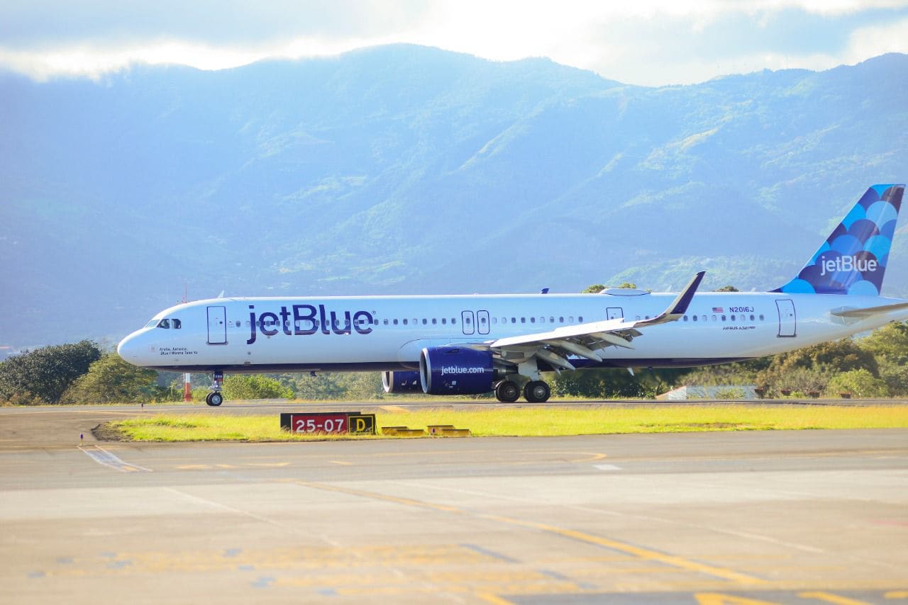 Imagen principal del artículo: Aerolínea Jetblue aumenta su frecuencia de vuelos entre Guanacaste y Boston