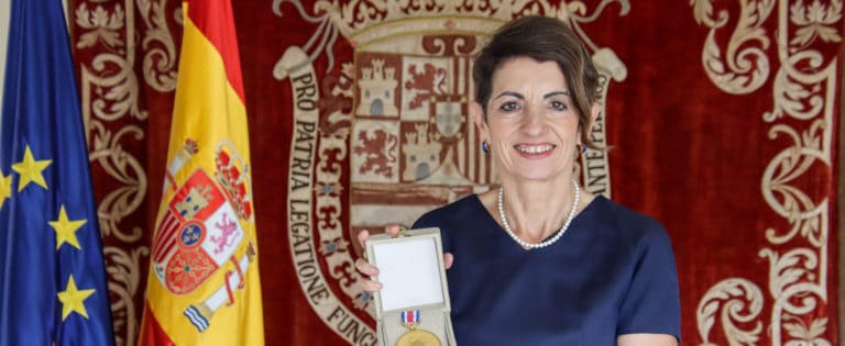 Costa Rica entrega Medalla Carmen Lyra a la embajadora de España por su aporte cultural