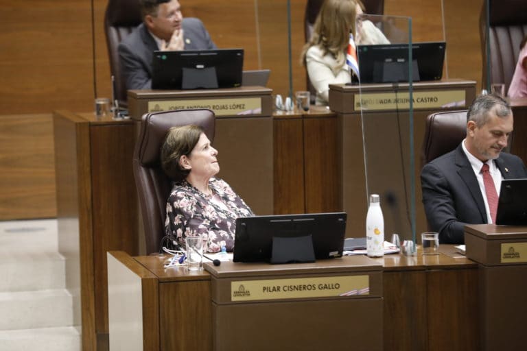 No hay respiro: semana arranca con nuevos roces entre poderes