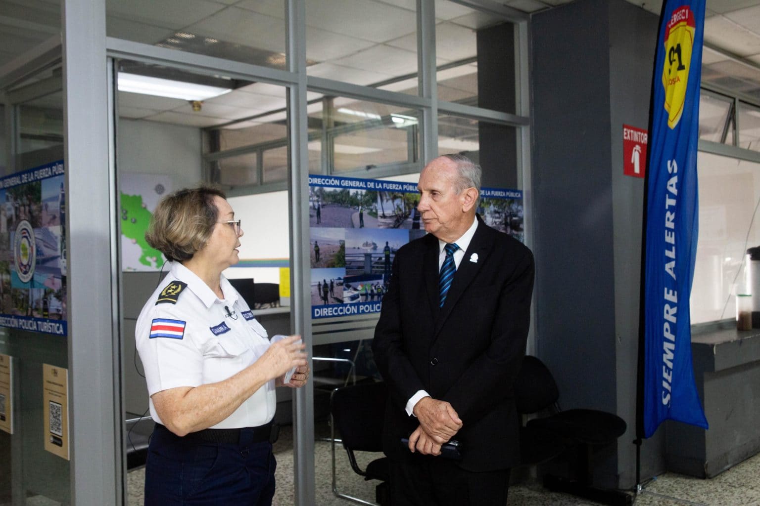 Imagen principal del artículo: Inauguran despacho 9-1-1 de la Policía Turística