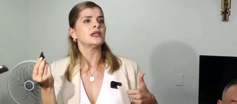 Laura Fernández denuncia haber encontrado un micrófono en tomacorriente de su oficina