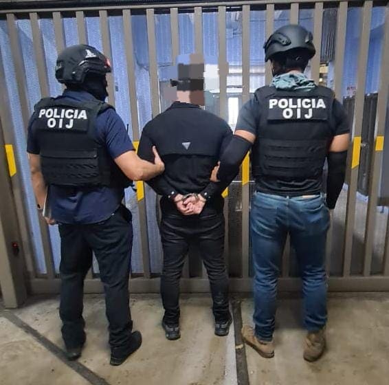 OIJ detiene a dos costarricenses requeridos por Francia por tráfico internacional de drogas