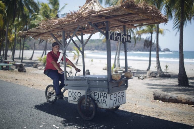 Pura Vida Turismo: un podcast y espacio digital para repensar el turismo y la política en Costa Rica