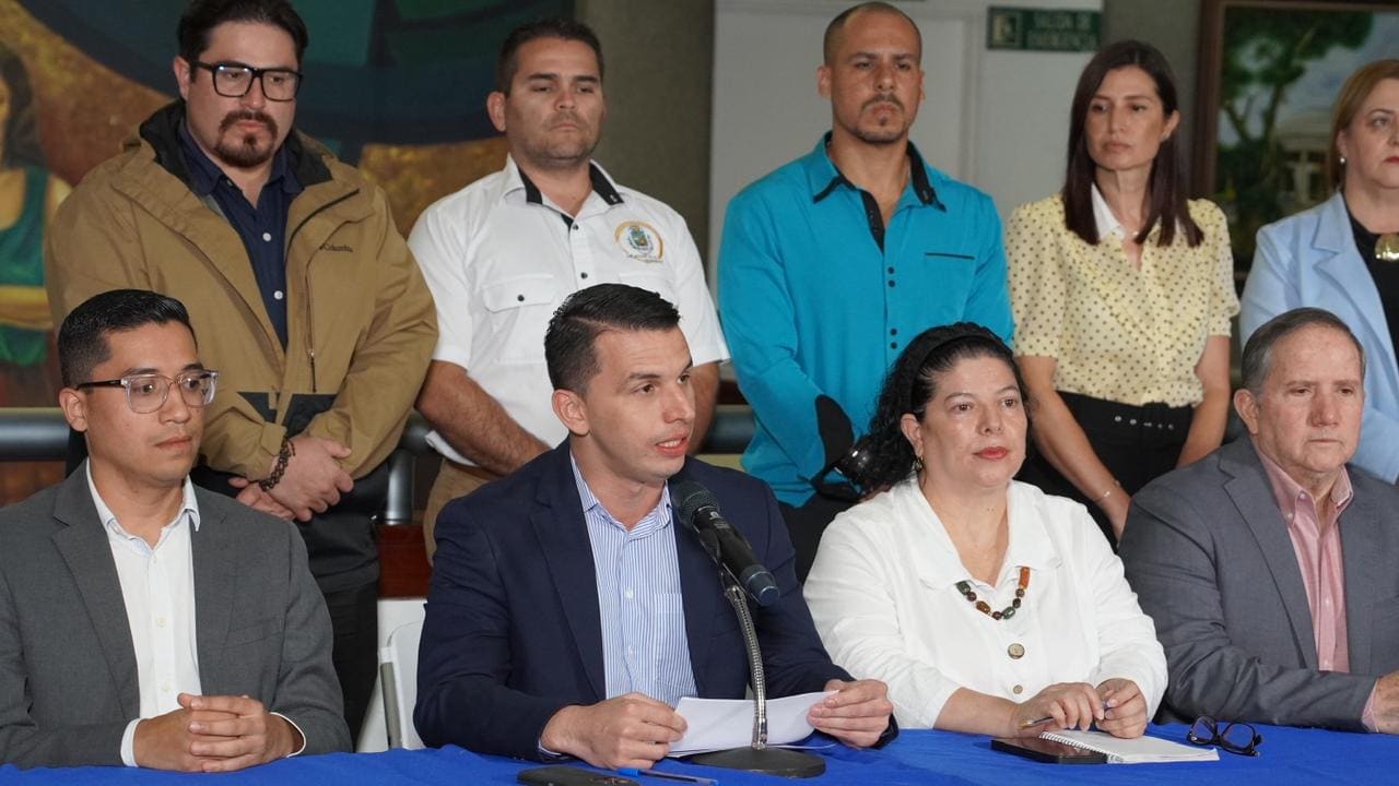 Imagen principal del artículo: 15 alcaldías de San José y Heredia piden a la Asamblea aprobación de proyecto de gestión de residuos
