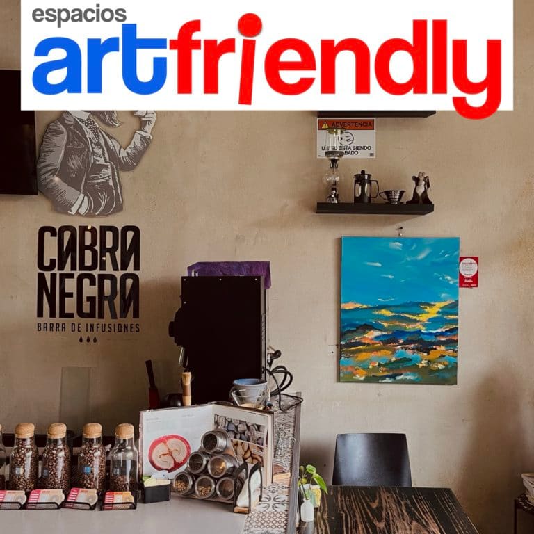 ÍNDICE transforma las etiquetas del arte en mensajes que invitan a sonreír y reflexionar