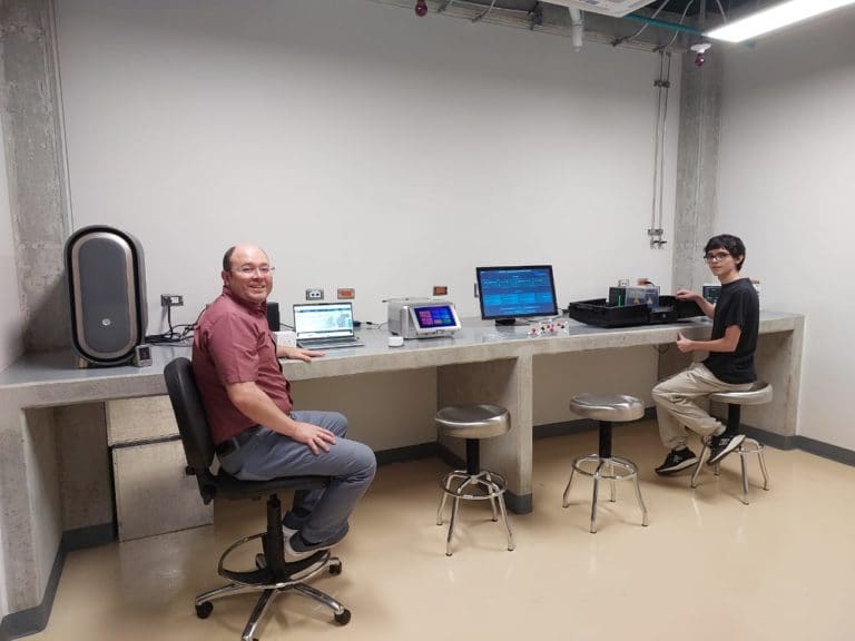 UNA incorpora hardware con qubits físicos para docencia e investigación