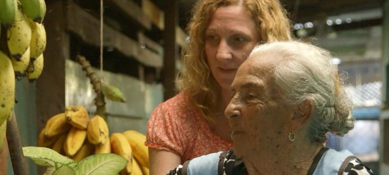 Largometraje honra la vida de partera turrialbeña que trajo al mundo a más de 2000 costarricenses