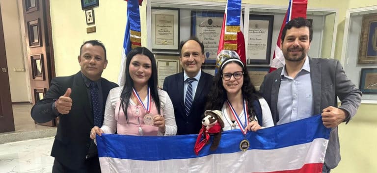 Costa Rica gana oro y plata en Olimpiadas Centroamericanas y del Caribe de Biología y será sede en 2026