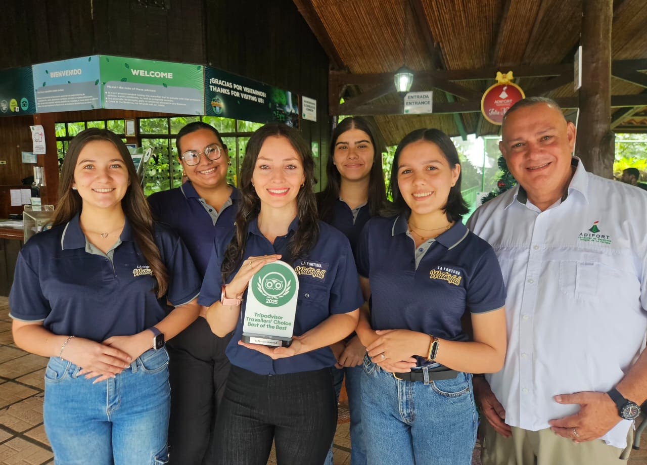 Imagen principal del artículo: Catarata Río La Fortuna recibe reconocimiento internacional “Lo Mejor de lo Mejor” 2025 de TripAdvisor