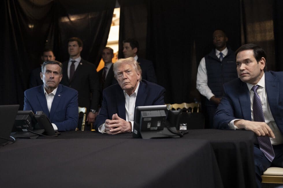 Imagen principal del artículo: Trump dice que EE. UU. gobernará Venezuela y que empresas de su país asumirán la industria petrolera