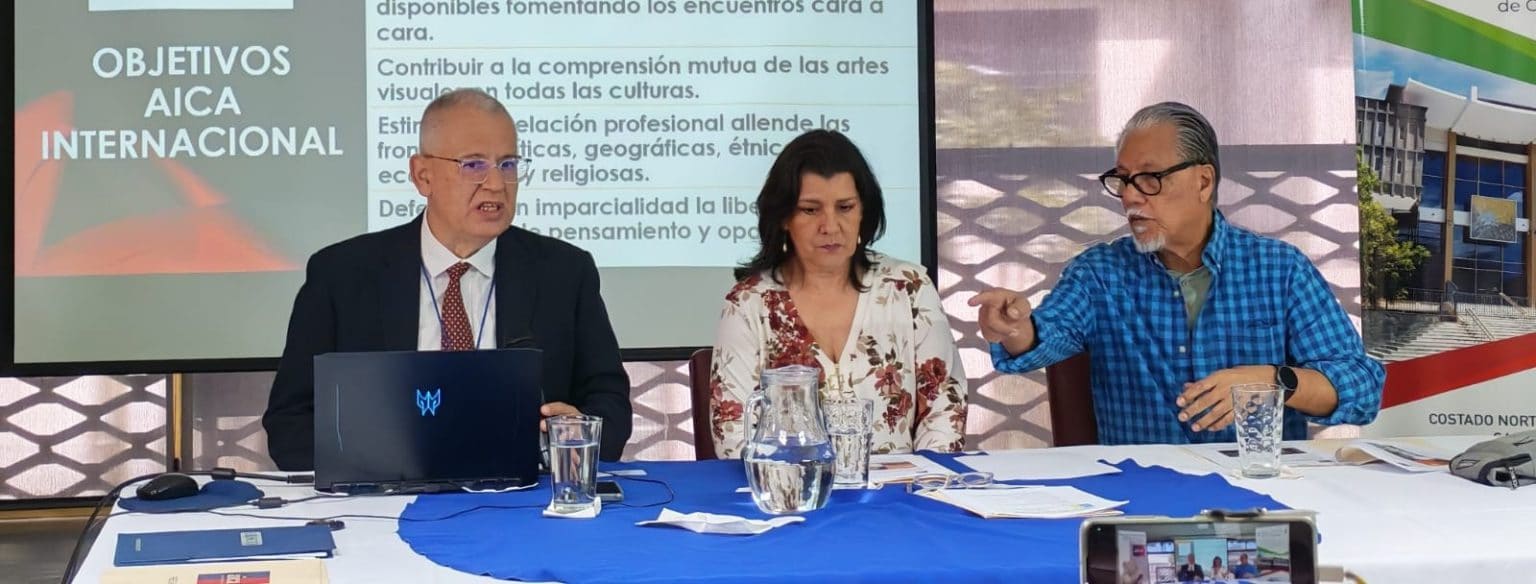 Imagen principal del artículo: Quince personalidades de las artes visuales reciben el "Premio de la Crítica AICA Costa Rica 2025"