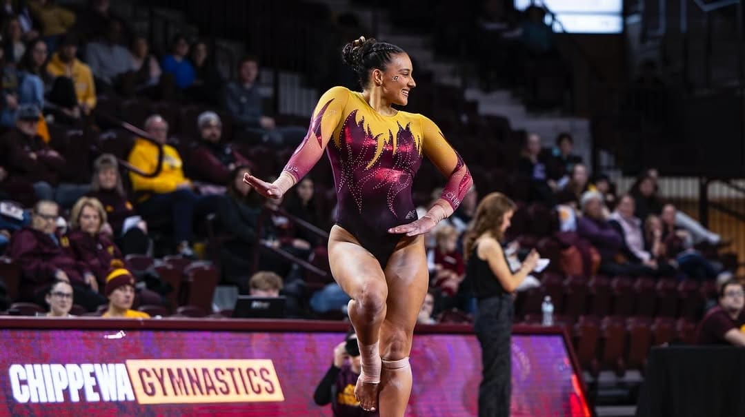 Imagen principal del artículo: Luciana Alvarado recibe su segundo premio de Gimnasta de la Semana en la MAC