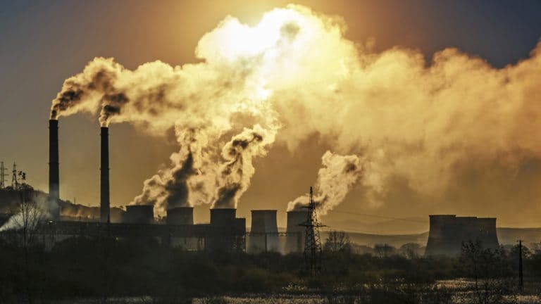 Trump revoca el sustento científico y legal para regular las emisiones contaminantes