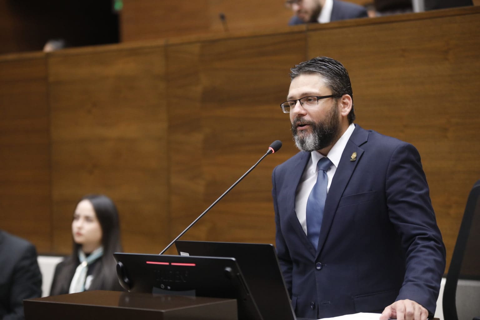 Imagen principal del artículo: Gobierno alcanza un 73% de su meta de captación en el mercado local
