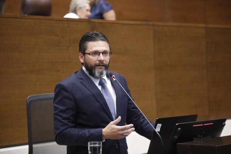 Ejecutivo nombra a exministro de Hacienda en Junta Directiva del Banco Central