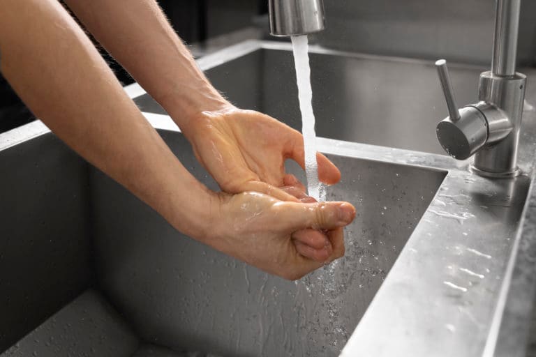 Estudio señala fallas de coordinación y planificación en gestión del agua potable en el país