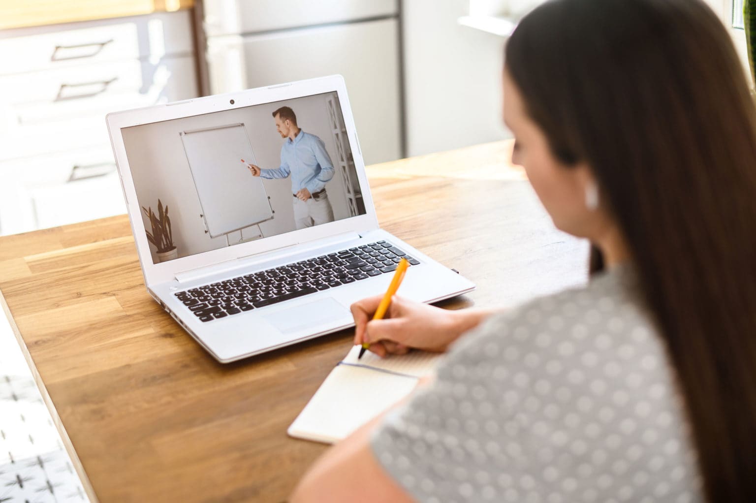 Imagen principal del artículo: Universidad Fidélitas abre inscripciones para tutorías virtuales gratuitas de preparación para pruebas nacionales