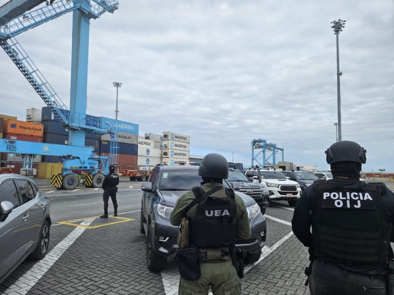 Autoridades de seguridad ejecutan operativo en APM Terminals Moín para control de químicos usados en fabricación de drogas