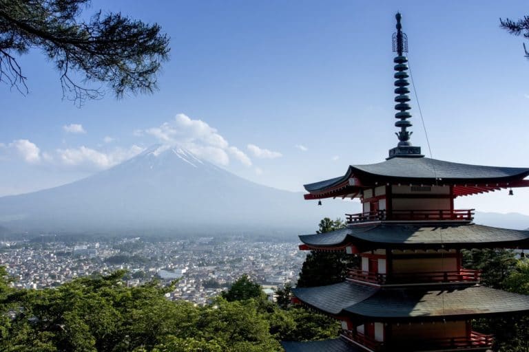 Embajada de Japón anuncia convocatoria de becas para iniciar estudios de pregrado, posgrado y educación técnica en 2027