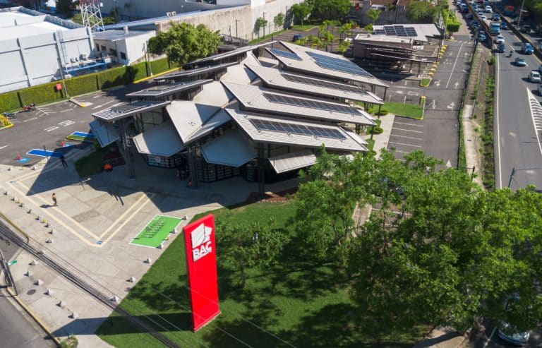 BAC alcanza grado de inversión con calificación de Fitch Ratings 