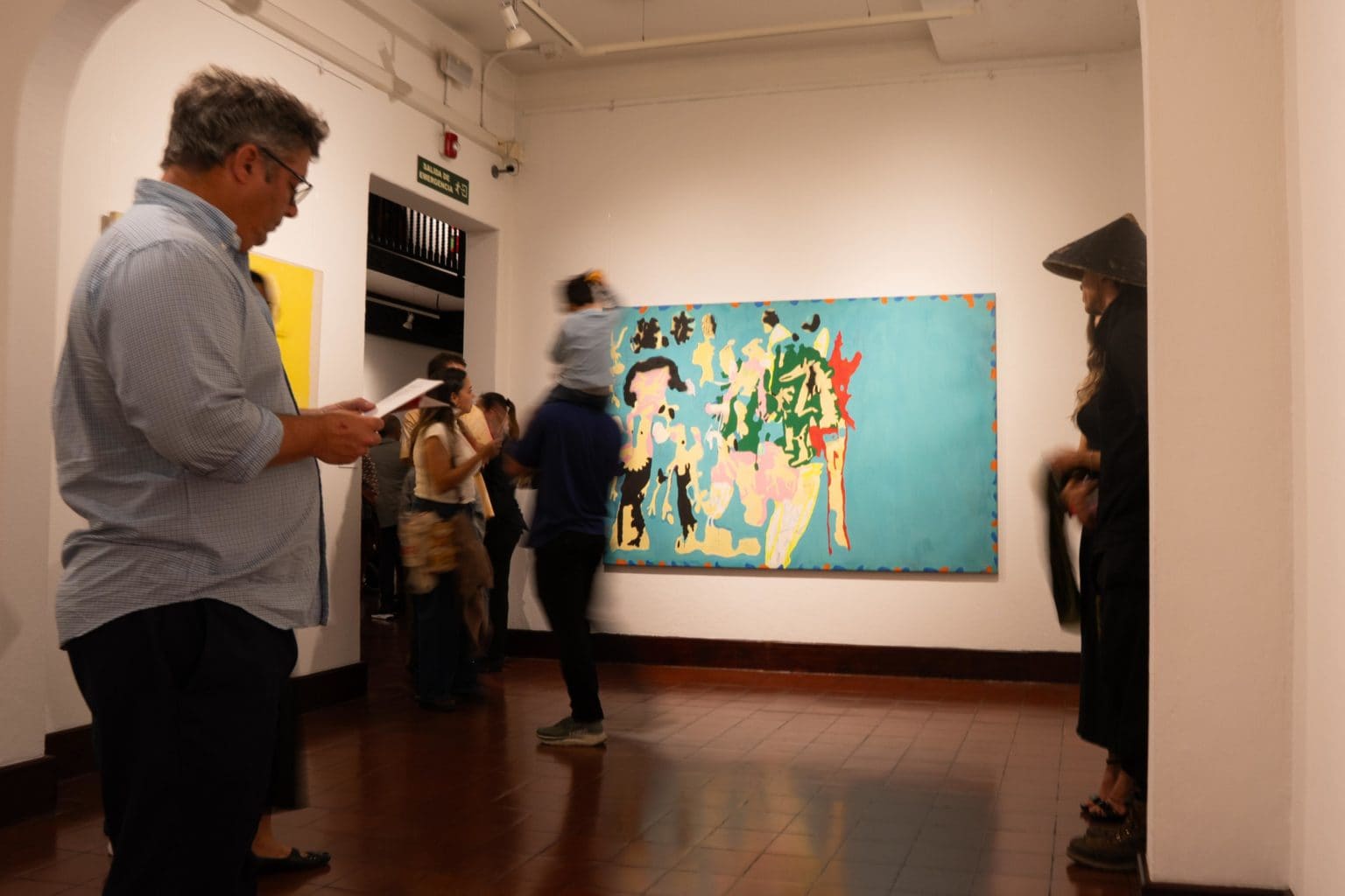 Imagen principal del artículo: Artista Federico Herrero abre exposición en la que San José y el color se transforman en un laboratorio de exploración