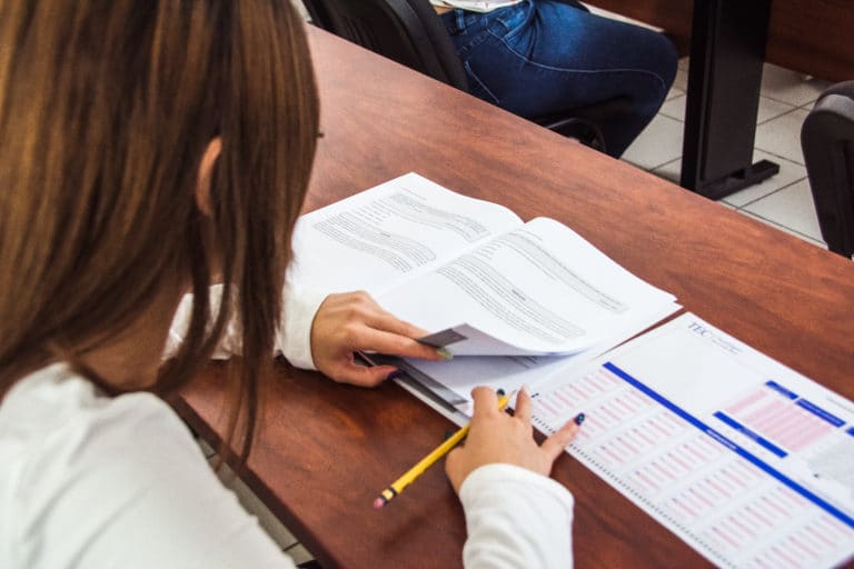 TEC habilita plataforma en línea para practicar para su examen de admisión