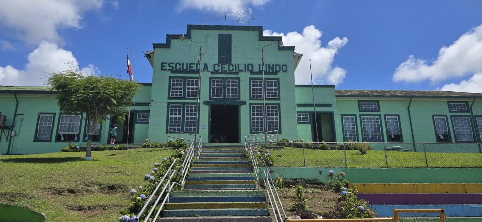 Imagen principal del artículo: Defensoría de los Habitantes detecta condiciones críticas en la Escuela Cecilio Lindo Morales