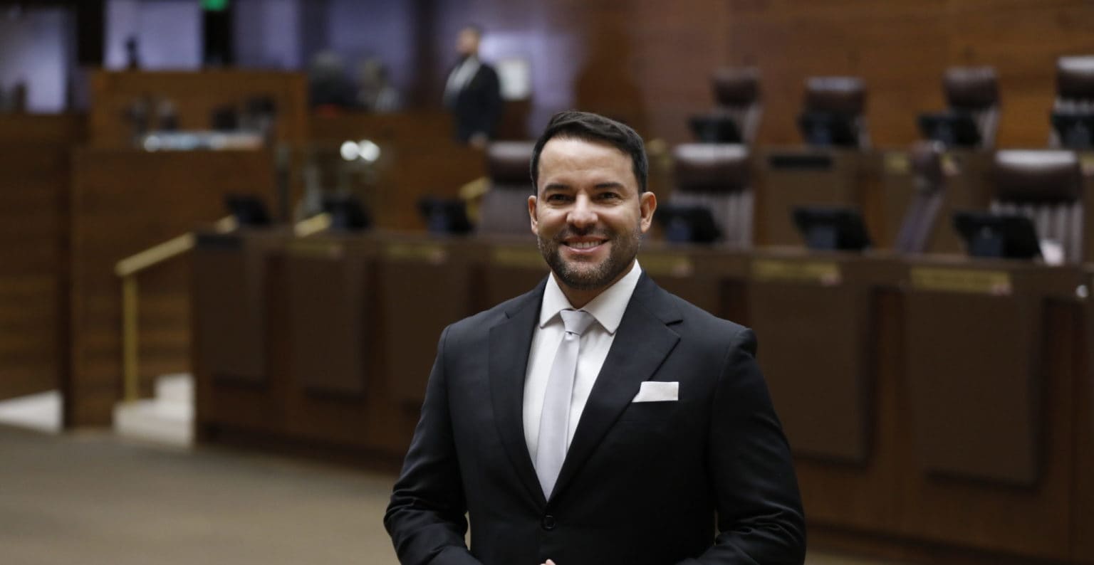 Imagen principal del artículo: Diputado oficialista propone declarar el 15 de mayo como "Día Nacional de la Familia"