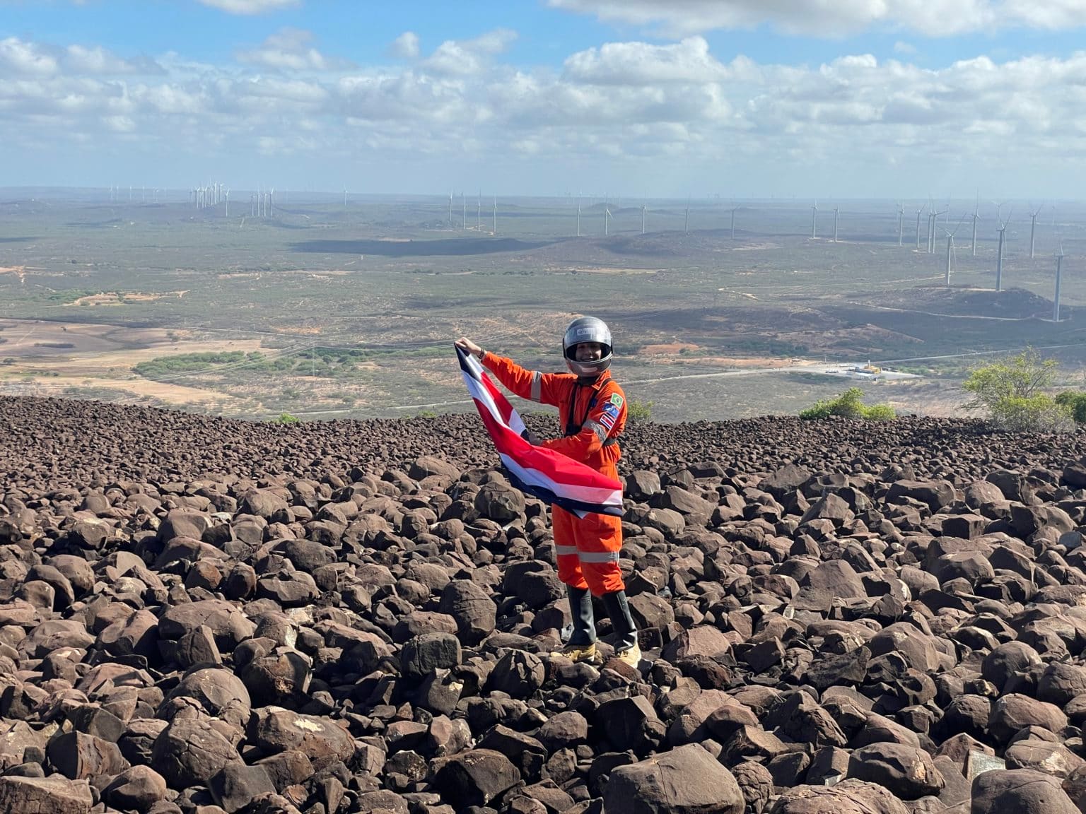 Imagen principal del artículo: Joven costarricense completa misión marciana simulada y obtiene certificación como astronauta análogo