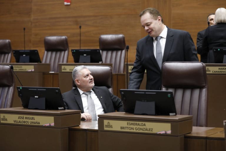PPSO sufre primera derrota en una votación tras quiebre de dos diputados por insultos de Cindy Murillo