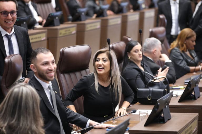 Diez diputaciones oficialistas proponen que suspensiones de magistraturas deban realizarse con voto público