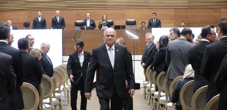 Ejecutivo suspende reunión de Supremos Poderes tras negativa de Orlando Aguirre a asistir