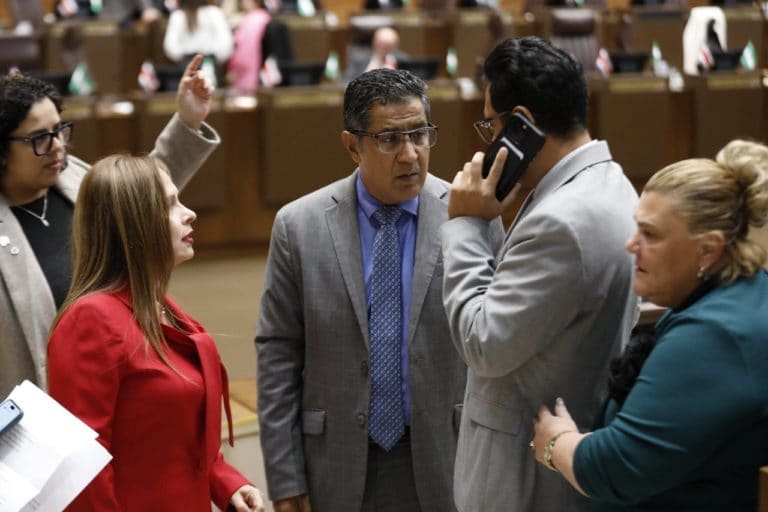 Oficialismo no esperaba rechazo del PLN a proyecto de apertura eléctrica, dice Nogui Acosta