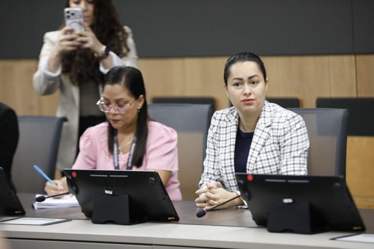 Diputada oficialista Cindy Murillo llama "damas de compañía" a Claudia Dobles y Abril Gordienko