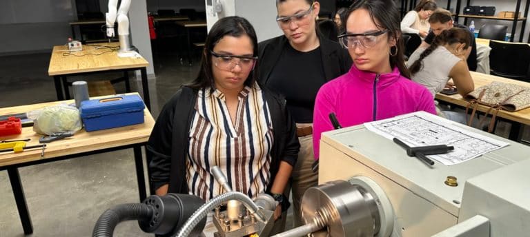 Campamento internacional “Patrones Hermosos” llegará al país para acercar a mujeres jóvenes a carreras STEM