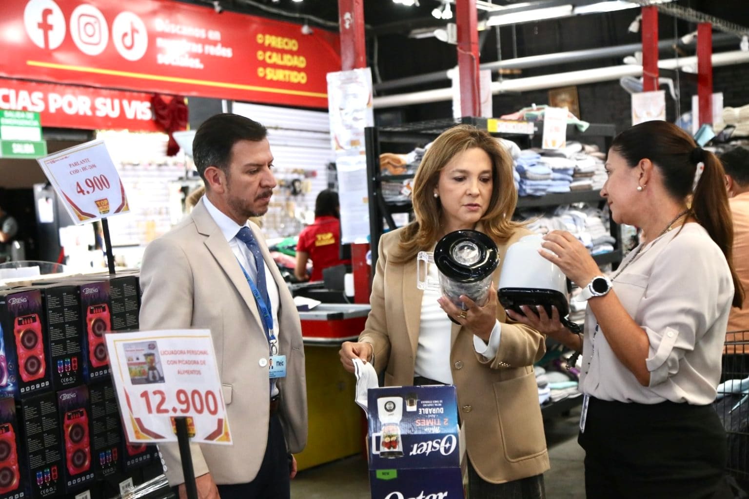 Imagen principal del artículo: MEIC: operativo en outlets revela incumplimientos en 24 comercios inspeccionados