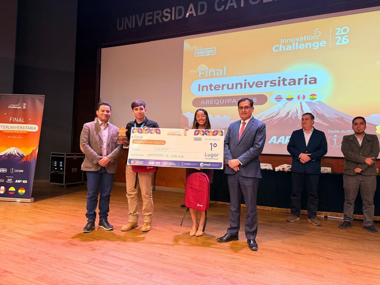 Imagen principal del artículo: Estudiantes de la UCR ganan competencia internacional de innovación en Perú
