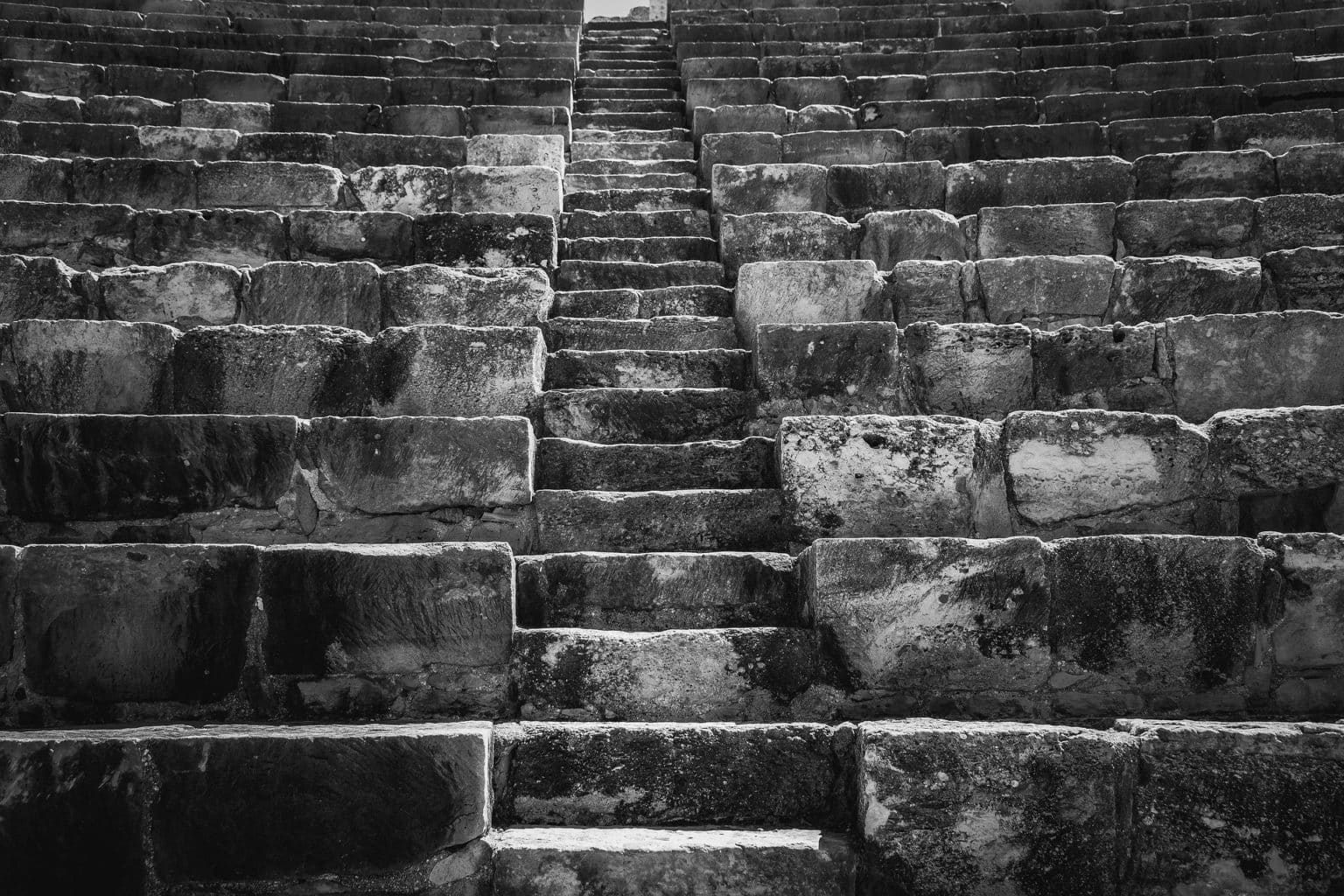 Imagen principal del artículo: La escalera pública