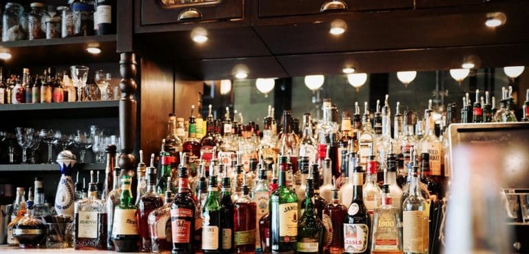 Chavismo avala en comisión séptimo intento por permitir patrocinio del licor en el deporte