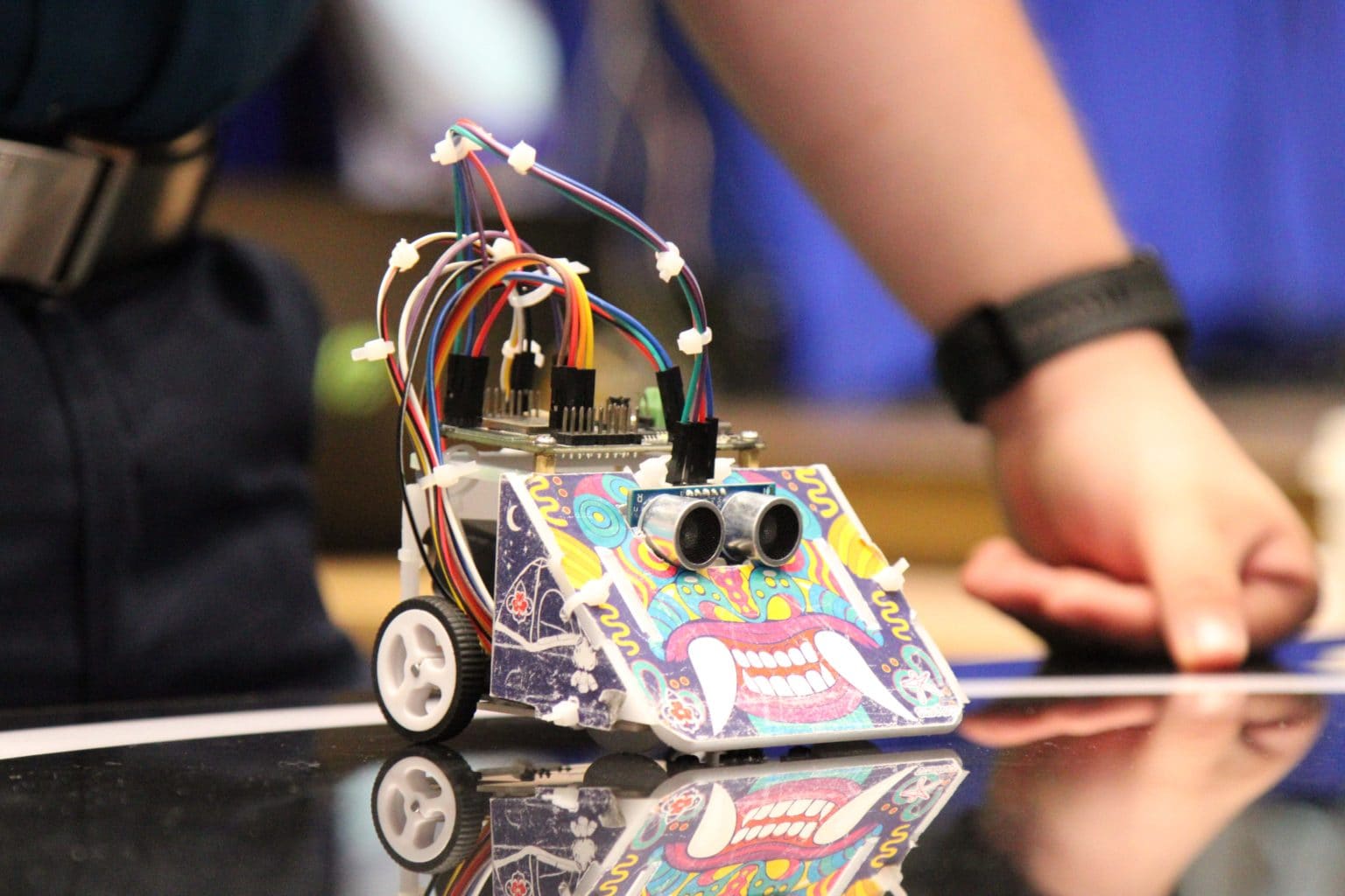 Imagen principal del artículo: Innovación, robótica e IA atrajeron a más de 3.000 personas en "Maker Faire San José 2026"