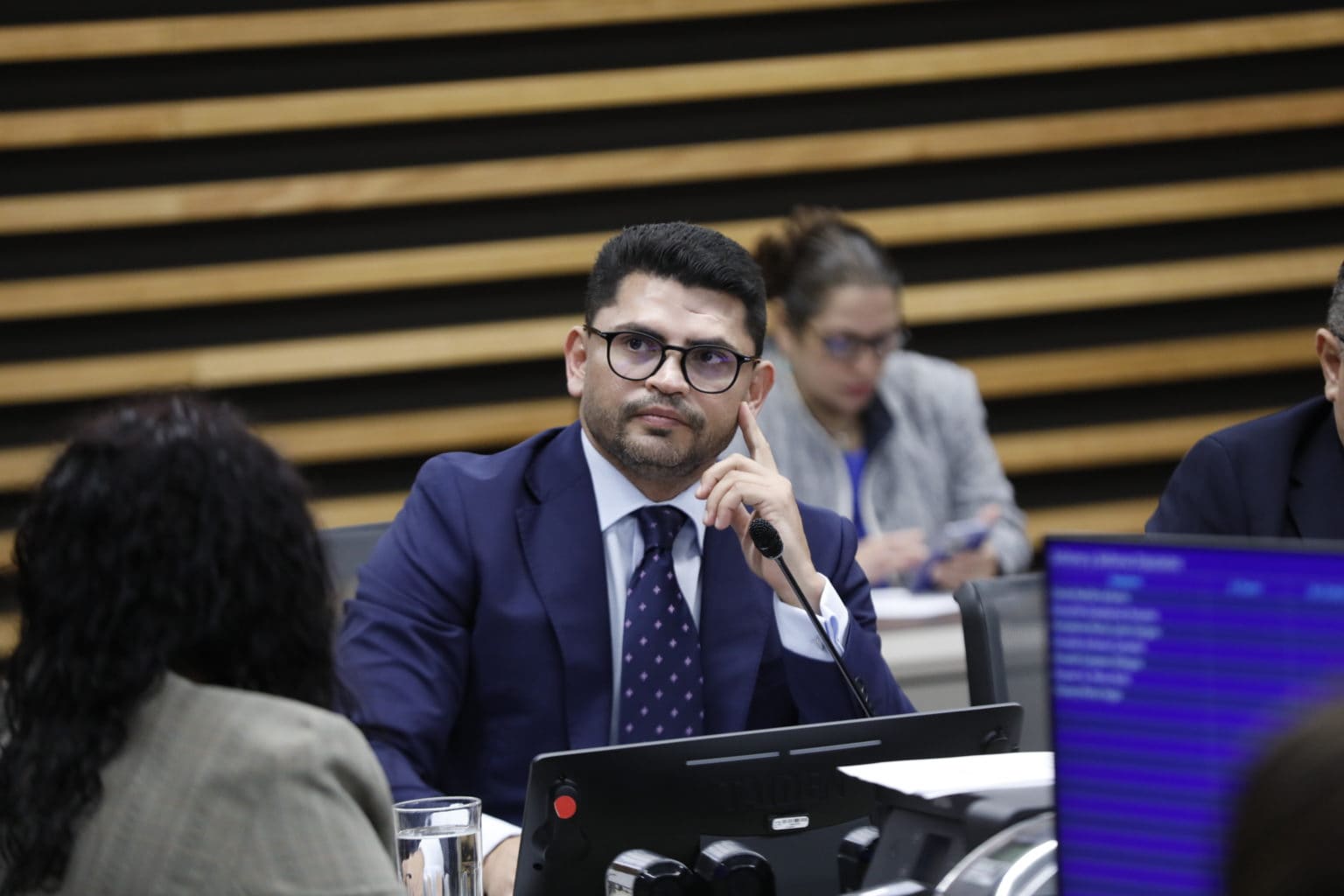 Imagen principal del artículo: Diputado oficialista propone elevar de 20% a 50% excedentes que asociaciones de desarrollo pueden invertir en capital de trabajo