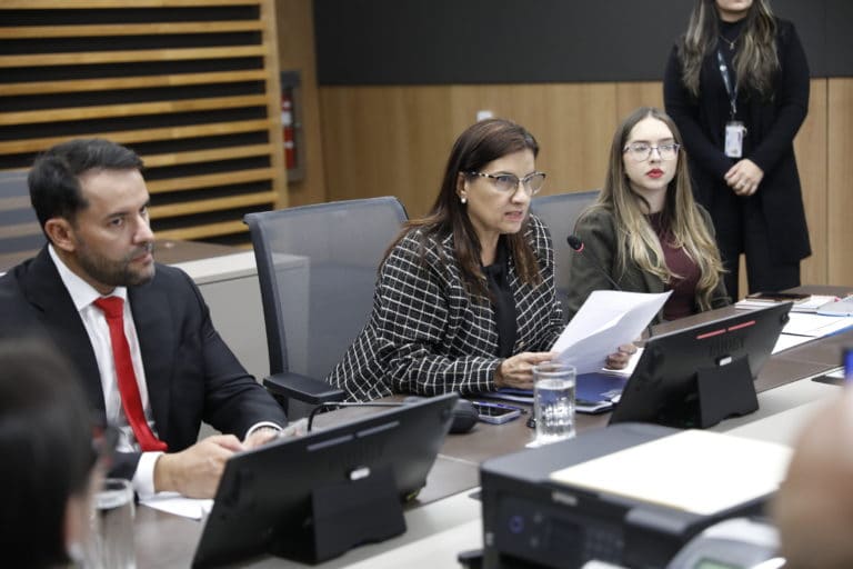 Diputada oficialista propone permitir que personal judicial traslade sus cotizaciones al IVM