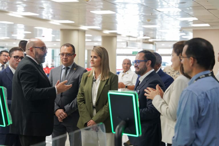 Gobierno devuelve la PCD al aeropuerto, pero no explica por qué la sacaron
